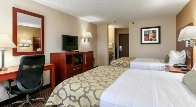 Четырёхместный номер Standard Baymont by Wyndham Bowling Green