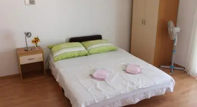 Apartments Priko, Prenota Appartamento Hotel a Croatian Islands con piscina, Piscina