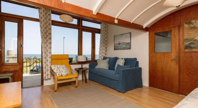Historic Railway Home - Selsey Seafront, Забронировать Отель Селси Западный Суссекс