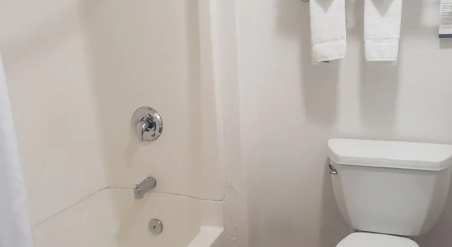 Номер Classic Fairview Inn & Suites