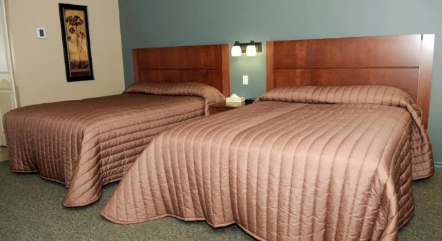 Четырёхместный номер Classic Hotel-Motel Drummond