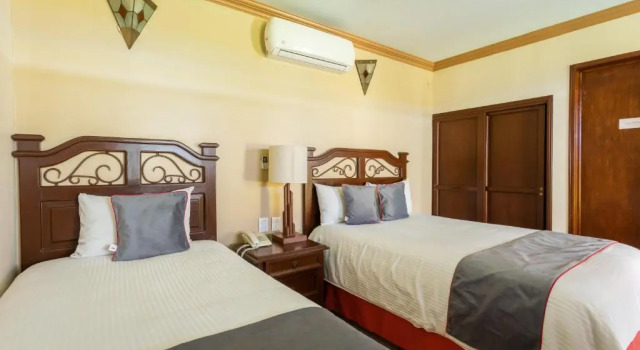 Трёхместный номер Standard Hotel Ángel Inn