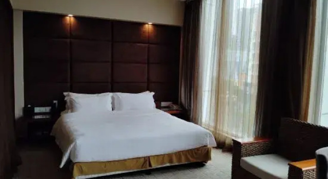 Люкс Business Kargath Hotel (Dongguan Huangjiang)