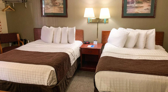 Четырёхместный номер Standard Roadside Motel