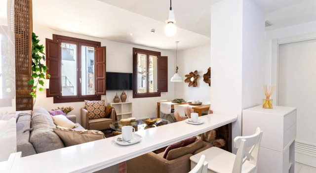 Stunning 2-bedroom Apartment Near Cathedral Zacatin 303, Забронировать Апартаменты/квартира Гранада Granada Province, рядом с Музей народных традиций и искусств Los Tiros de Granada
