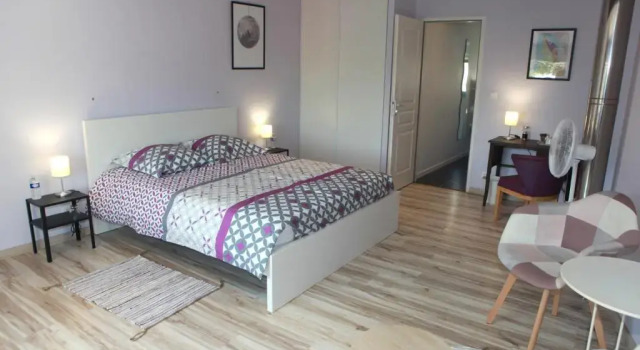 Двухместный номер Standard с видом на бассейн Chambres d'hôtes "Au clocher"