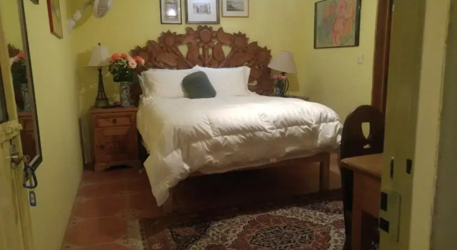 Casa Papaya San Miguel, Забронировать Отель Сан-Мигель-де-Альенде Гуанахуато, рядом с Las Monjas Temple