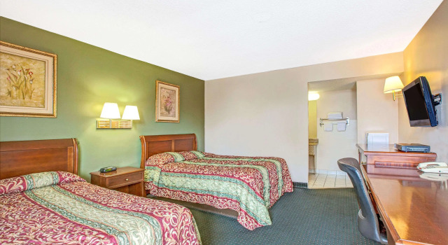 Четырёхместный номер Standard Knights Inn South Hackensasck