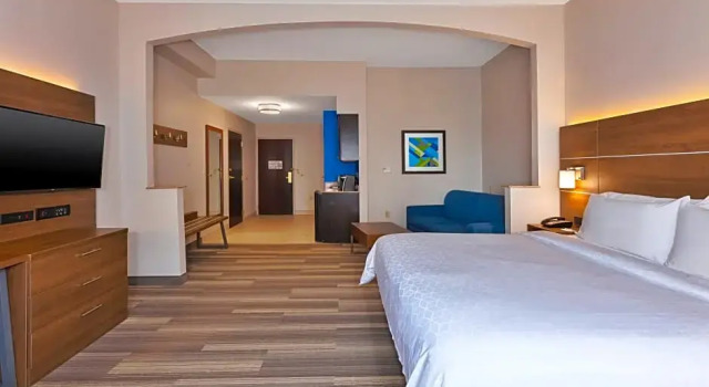 Двухместный люкс c 1 комнатой Holiday Inn Express Hotel & Suites Warminster-Horsham by IHG