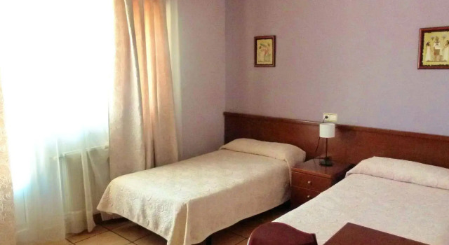 Hostal San Andrés, Забронировать Хостел Отели в центре Сория с завтраком, отели в центре Сория с завтраком