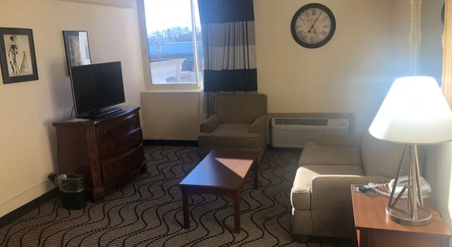 Двухместный люкс Ramada by Wyndham Birmingham Airport
