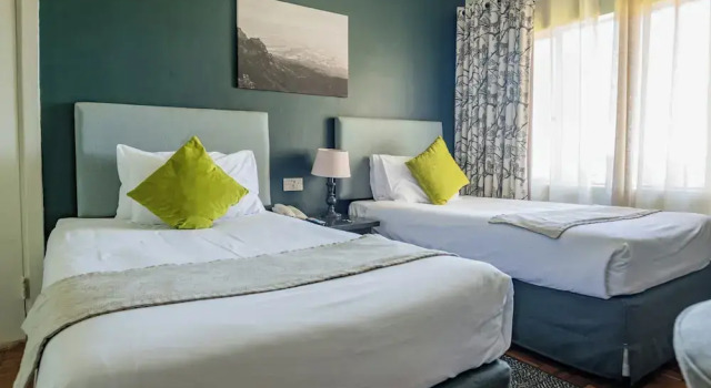 Suite Montclair Resort & Conference