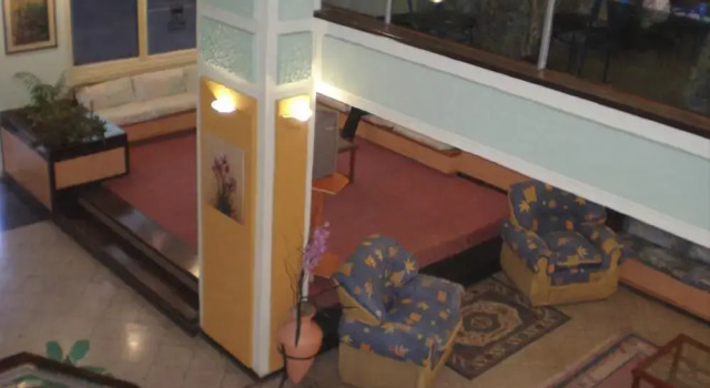 Кровать в общем номере San Diego Hotel
