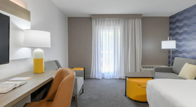 Четырёхместный люкс Comfort Inn & Suites at Dollywood Lane