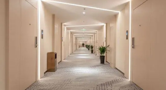 Lavande Hotel (Yuncheng Songjiang Martial Arts School), Book Hotel Hotels in Yuncheng with Parking, Parking