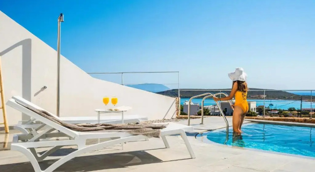 Makri Kythera Luxury Suites - Private Pool or Hot Tub Suites, Prenota Appartamento Hotel a Kythera con piscina, Piscina
