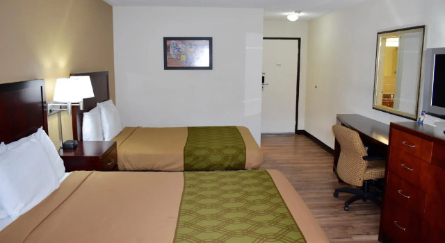 Четырёхместный номер Standard Red Roof Inn Stroudsburg