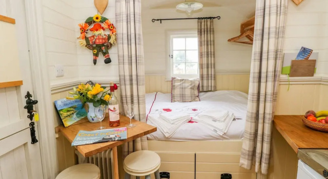 Shepherds Hut - The Hurdle, Rezervați Casă de vacanță Rosemarket Glamorgan