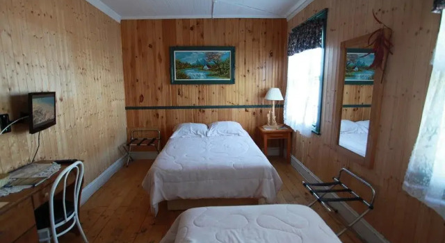 Auberge Franquelin et Motel, Rezerwuj Motel Hotele w Manicouagan z parkingiem, Parking