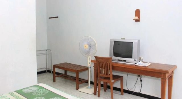 Baru Dua Beach Hotel and Restaurant