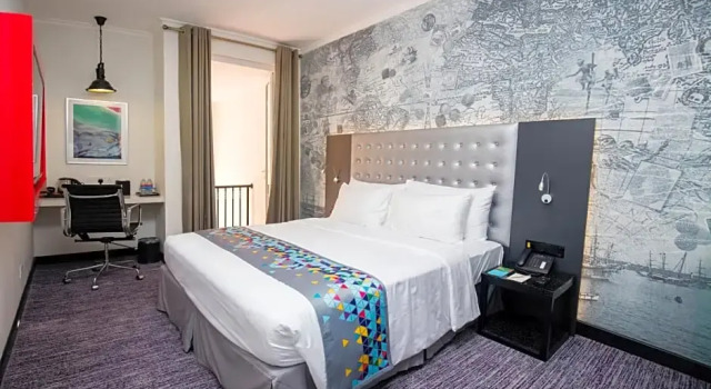 Двухместный номер Superior с балконом Fairway Colombo - Sri Lankas First Hotel With Robot Technology