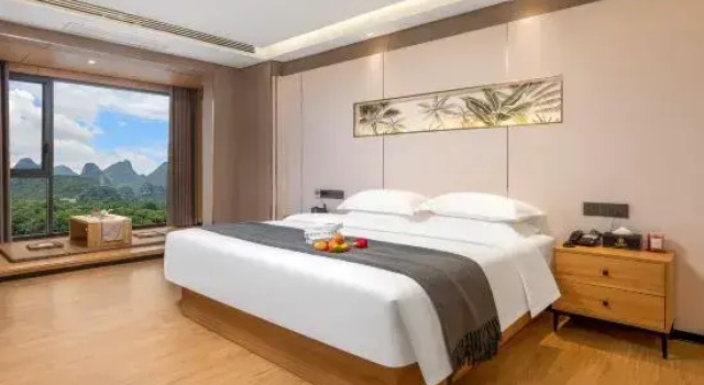 Люкс Luxury Guilin Yachne· Landscape Mirror Hotel (Guilin Railway Station and the Mixc mall Branch)