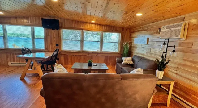 Haven Duplex at Lake Paradise Cottages, Varaa Lomakoti Carp Lake Michigan