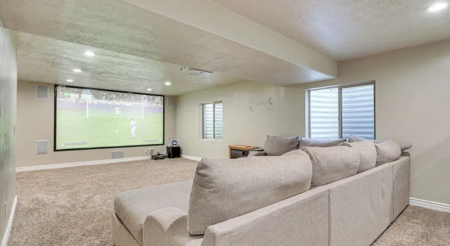 Апартаменты Home Theater & Patio: South Jordan Basement Unit