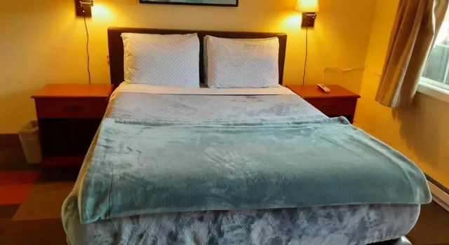 Студия Shiny Motel