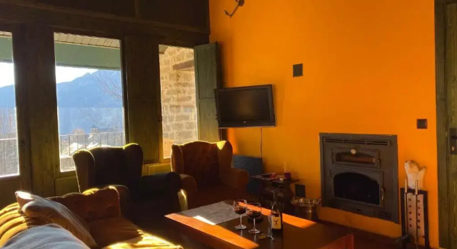 Apartamento ático-dúplex en Casa Rural Fundanal en Hoz de Jaca, Buchen Sie Ferienwohnung Hoz de Jaca Aragonien