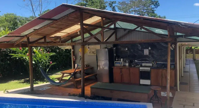 Le Petit Hotel, Varaa Hotelli Hotellit Alajuela uima-altaalla, Uima-allas