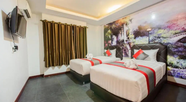 Четырёхместный номер Superior D11 Hotel