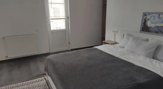 Трёхместный номер Standard с балконом Family Нotel Banuri