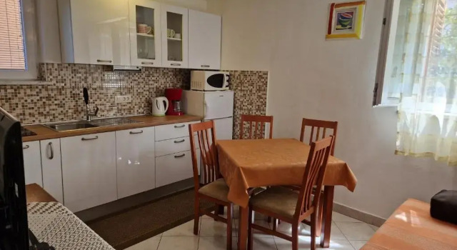 Апартаменты Apartments Luka & Sara