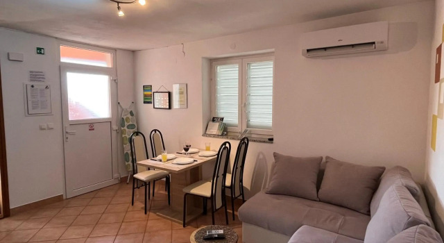 Apartment Miler, Prenota Appartamento Hotel a Isole Quarnerine con parcheggio, Parcheggio