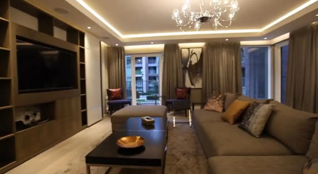 Luxurious Three Bedroom Flat in Chelsea Creek