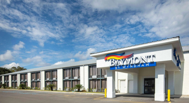 Baymont Inn & Suites by Wyndham Hammond, Забронировать Отель Хаммонд Луизиана