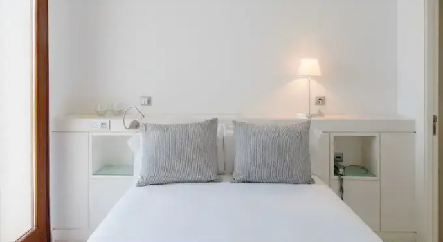 Sea Front Luxurious Villa