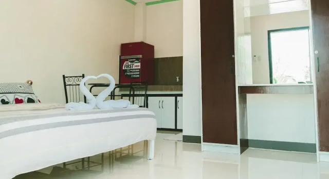 Двухместный номер Deluxe с балконом Diane Sunshine Villa Panglao near Beach