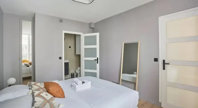 Charming Apartment in the Center of Paris / Bourse, Забронировать Апартаменты/квартира Париж Иль-де-Франс, рядом с Страсбур – Сен-Дени