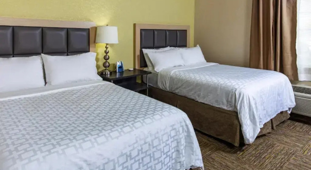 Quadruple suite Candlewood Suites Appleton, an IHG Hotel