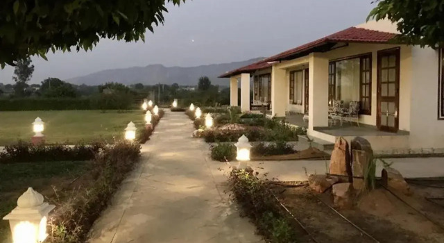 Sariska Safari Lodge, Забронировать Отель Отели штата Раджастхана с парковкой, Парковка