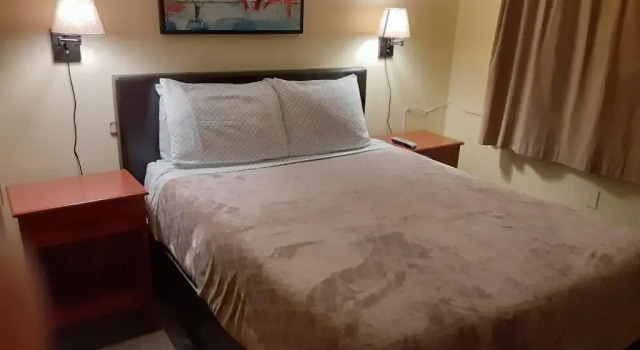 Студия Shiny Motel