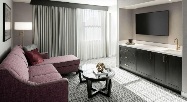 Двухместный люкс c 1 комнатой The Axis Moline Hotel, Tapestry Collection By Hilton