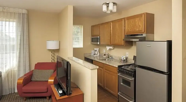 Четырёхместный люкс с 2 комнатами TownePlace Suites Salt Lake City Layton