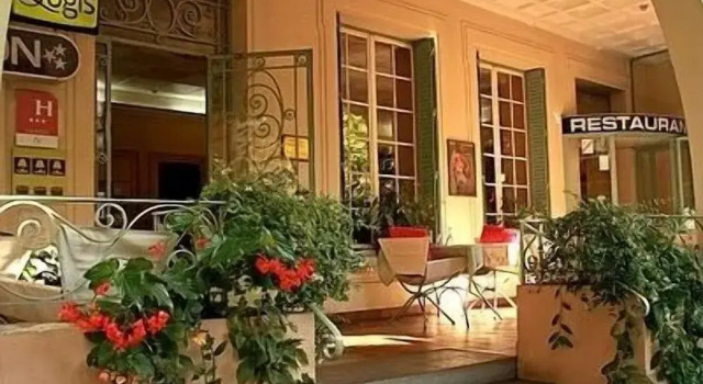 Grand Hôtel de Lyon, Book Hotel Hoteller i Ardèche med morgenmad, Morgenmad