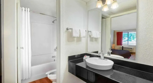 Номер Standard Travelodge by Wyndham Essington / Philadelphia Airport