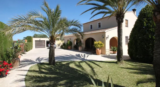 Вилла Finca Cantares - holiday home with private swimming pool in Benissa