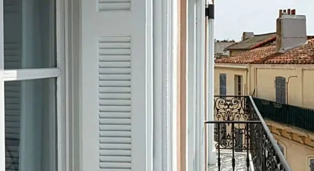 Трёхместный номер Deluxe Hôtel Amista Marseille