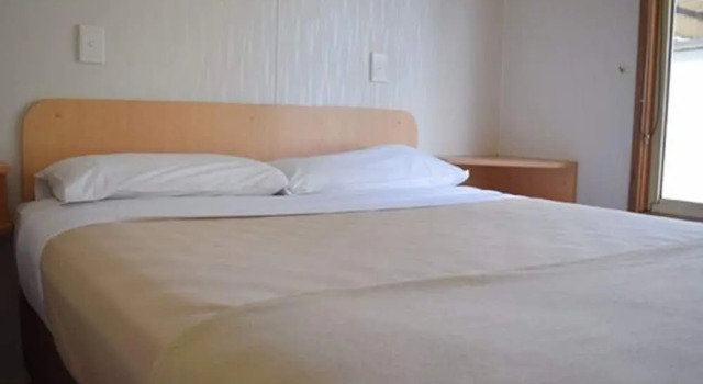 Номер Standard с 2 комнатами с балконом Cohuna Waterfront Holiday Park
